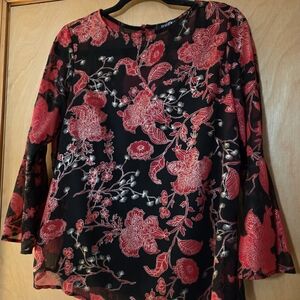 Roz & Ali Elegant Floral Black and Red Top With Metallic Gold Accents LP
